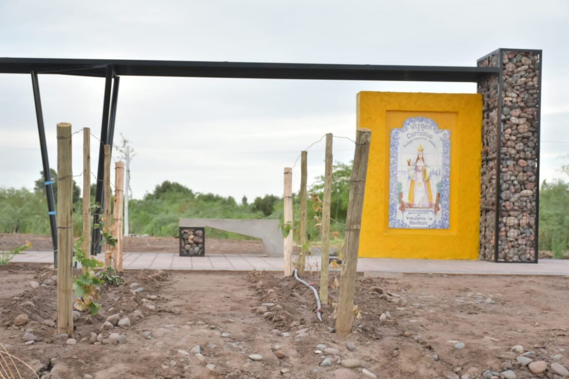 La segunda Virgen de la Carrodilla de AVM ya se erige en Lavalle