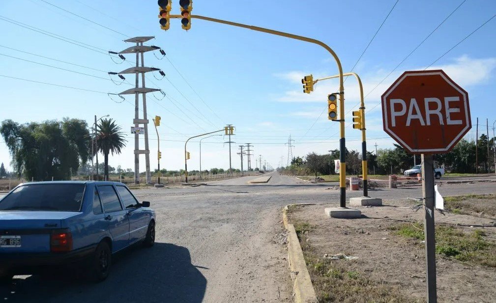 ¿Es necesario una rotonda? Se firma la misma en Ruta 50 y Calle Miguez