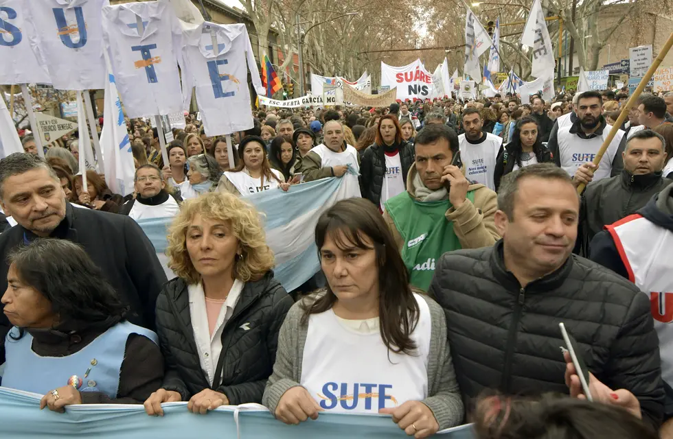 Frente al maltrato de Suarez trabajadores y trabajadoras de la Educación exigen el pago de la deuda, a través de la justicia de Mendoza