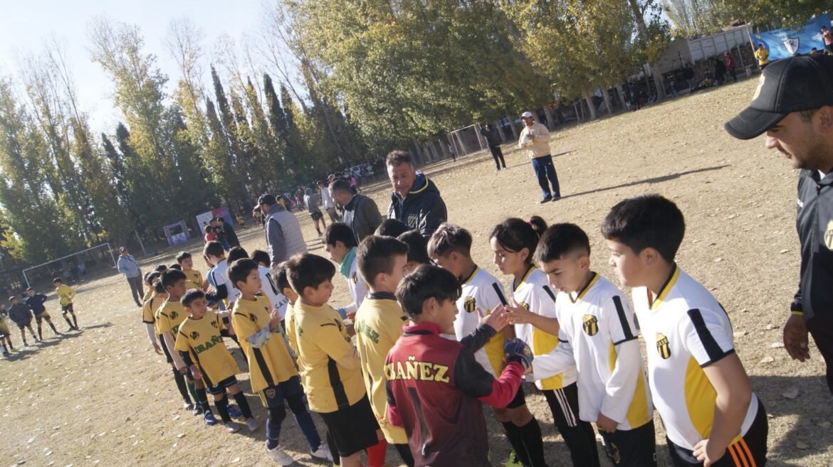 Torneo de fútbol infantil en San Jorge: más de 450 niños inscriptos
