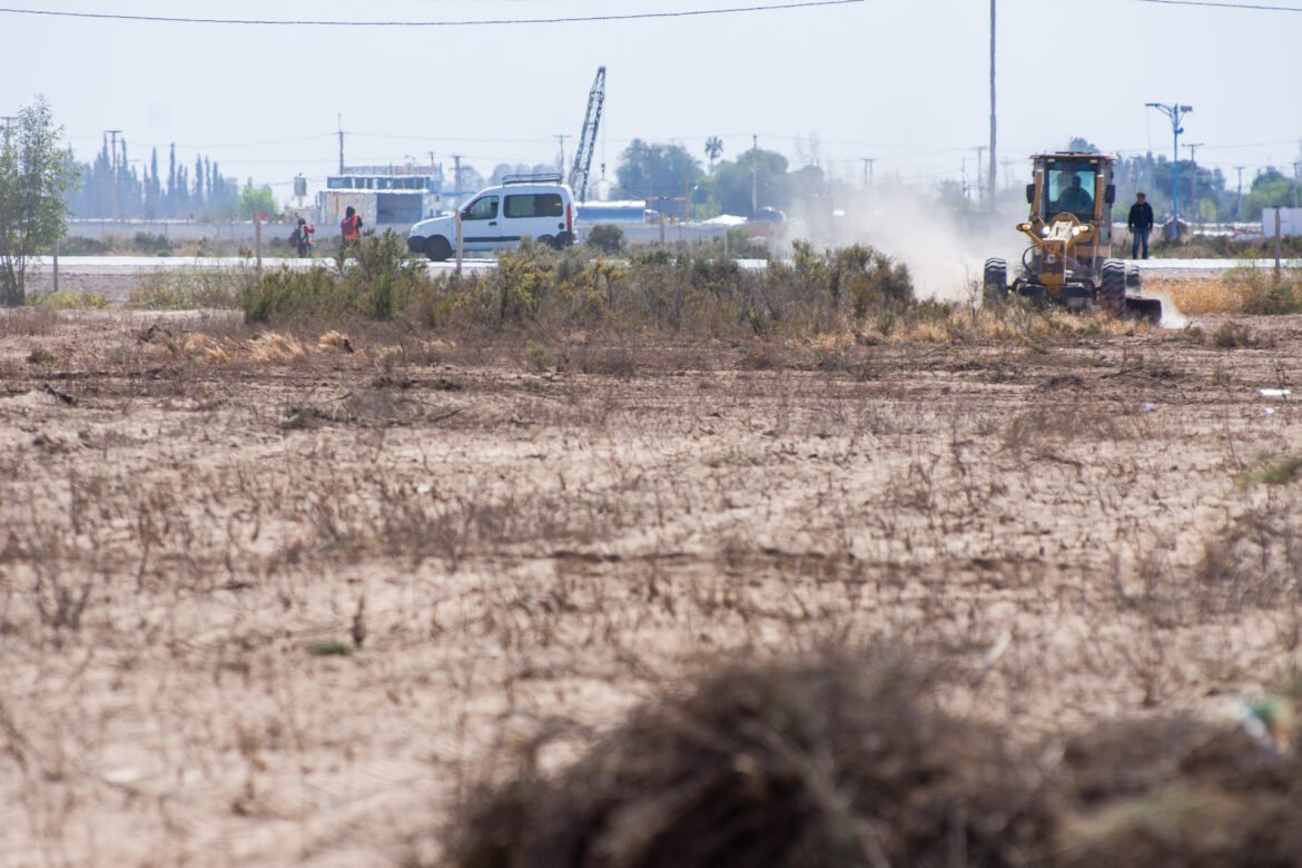 Palmira: Rufeil recorrió obras y anunció la construcción de un Polideportivo