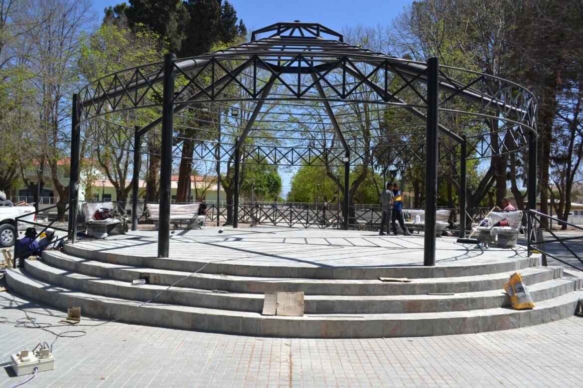 Plaza Sarmiento: la espera se hace eterna