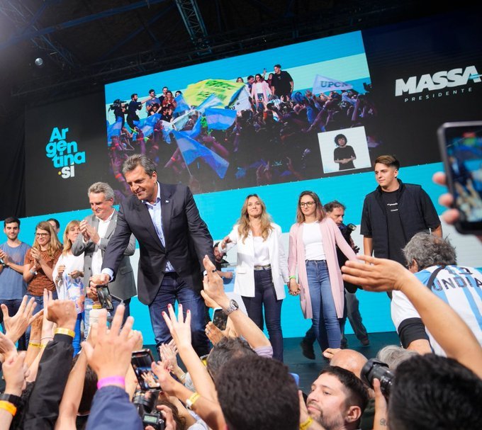 Ganó Massa: “Queremos un país que abrace a todos o un país del que sálvese quien pueda”  