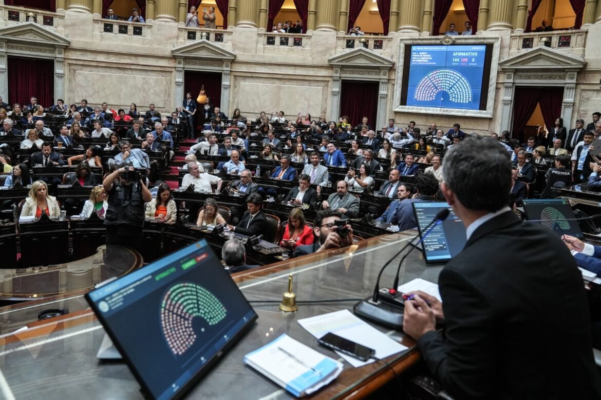 Diputados aprobó en general el proyecto de ley “bases y puntos de partida para la libertad de los argentinos”