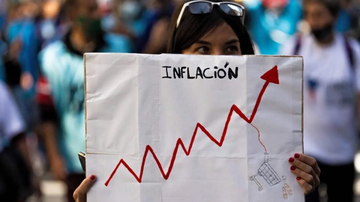 A pesar de que los precios suben, se espera que la inflación baje a un 16% en febrero del 2024