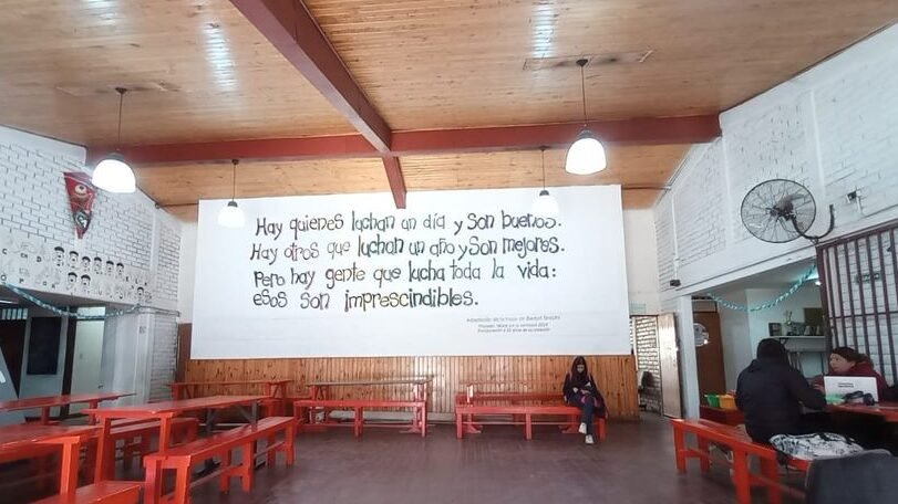 Alumnos de la Escuela Kairuz presentaron el mural por la identidad