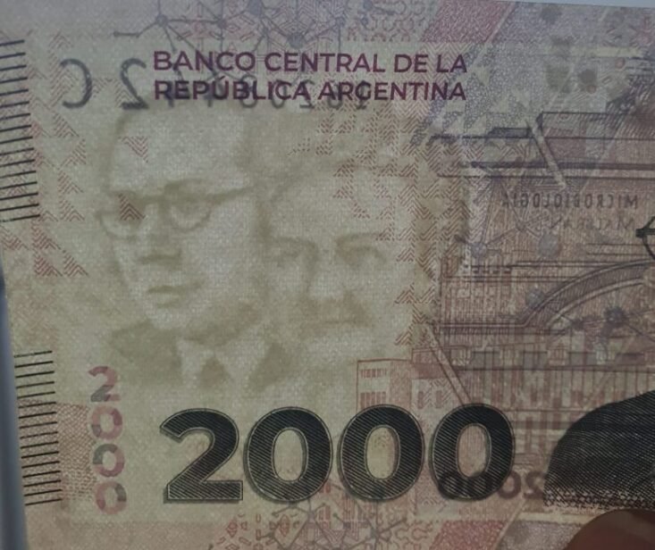 Consejos para identificar billetes falsos