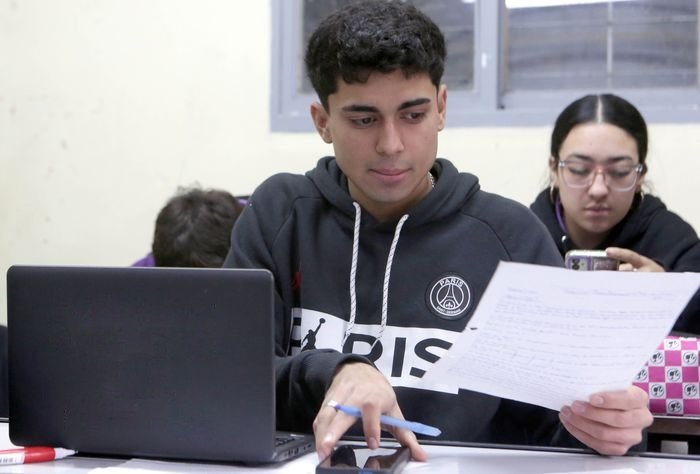 La provincia de Mendoza estableció por ley el uso de celulares en las aulas.