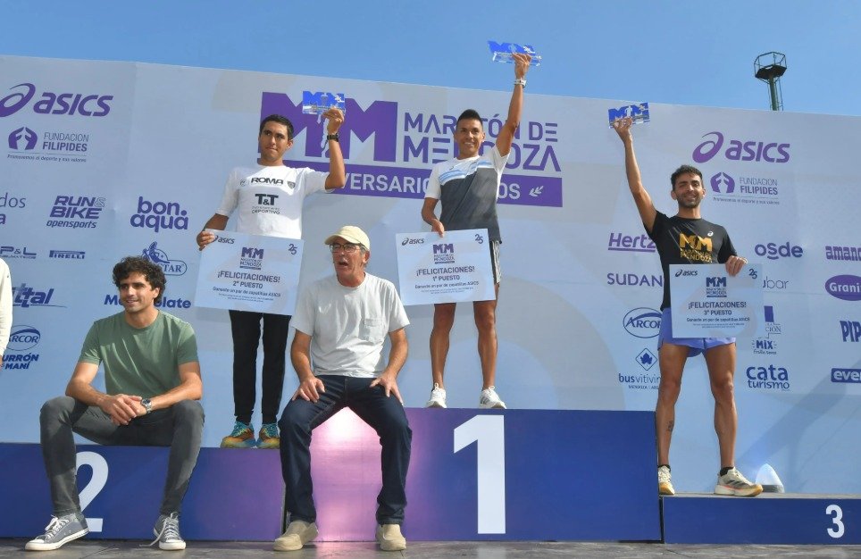 Bruno Barsotti ganó la Maratón Internacional de Mendoza 2025