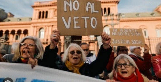 Veto para jubilados argentinos, asignaciones para israelíes