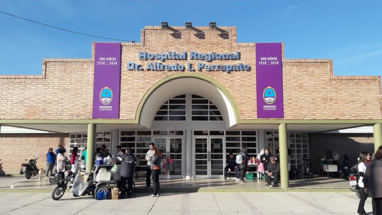 El Hospital I. Perrupato de San Martín Mendoza implementa turnos por WhatsApp para mejorar la atención