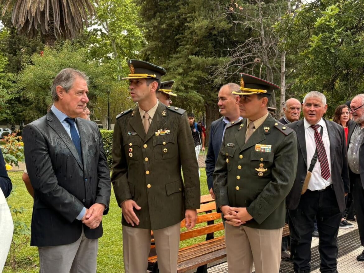 Omar Félix participó del acto aniversario de la policía federal