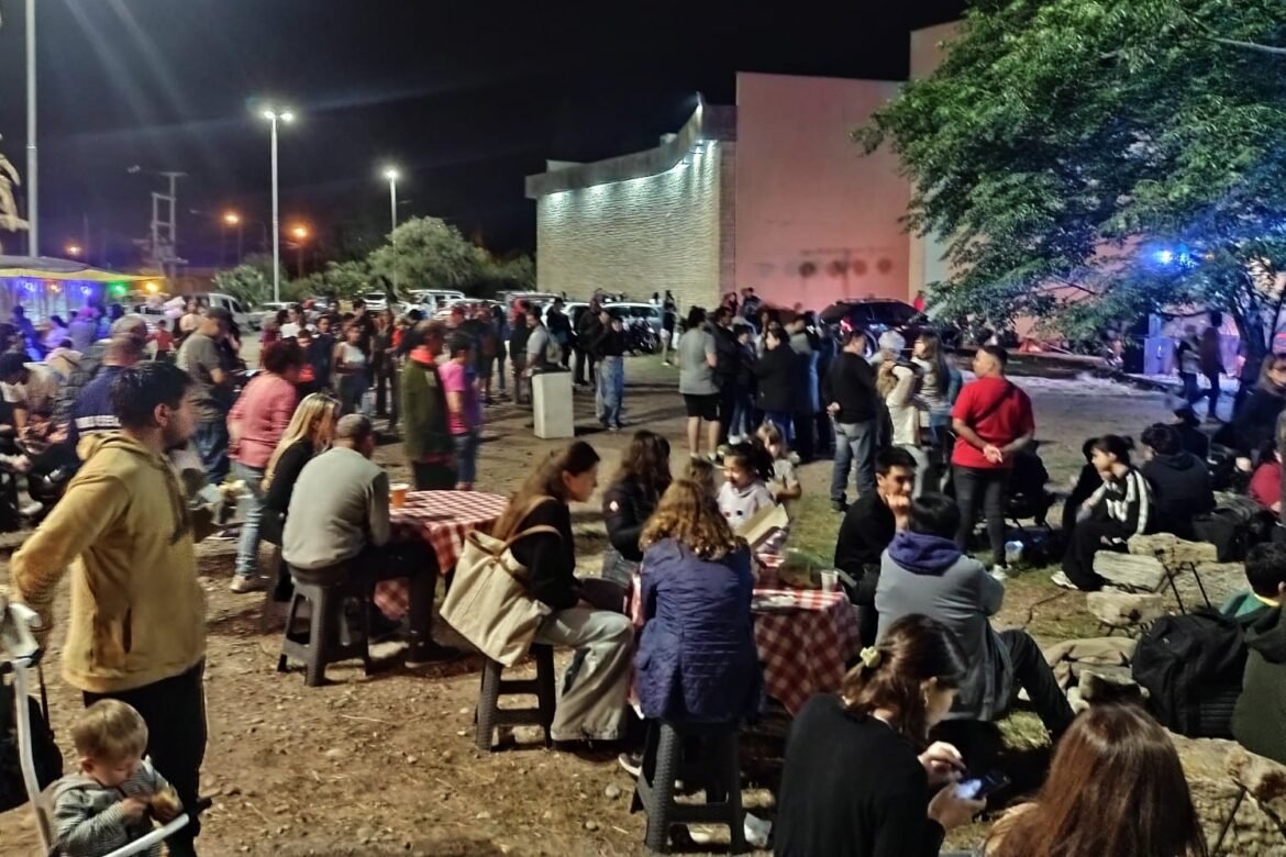Cientos de sanrafaelinos disfrutaron de “una noche en el museo” de historia natural