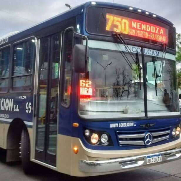 Cómo funcionarán los micros, supermercados y estaciones de servicio en Navidad