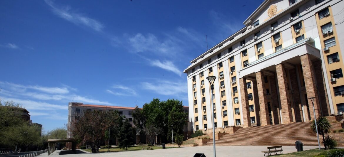 Se ha decretado 24 y 31 asueto a la Administración Publica