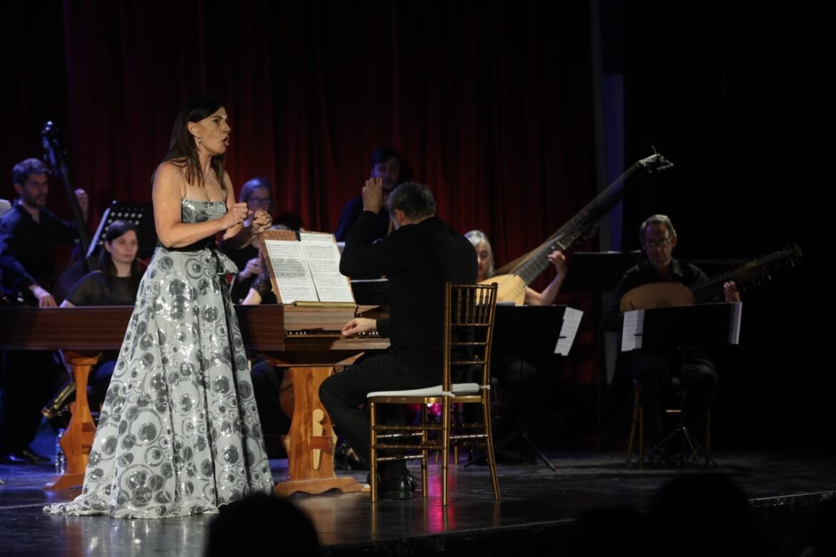 Veronica Cangemi y la orquesta barroca Argentina deslumbraron a un teatro roma repleto