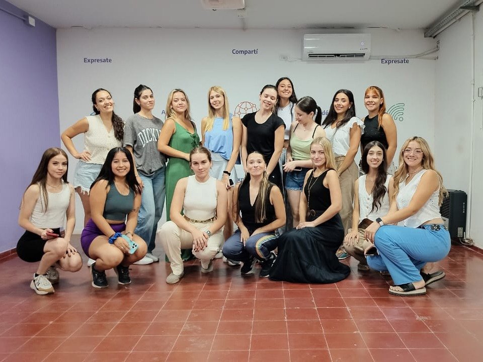 Las representantes vendimiales de San Rafael se capacitan en danzas folklóricas