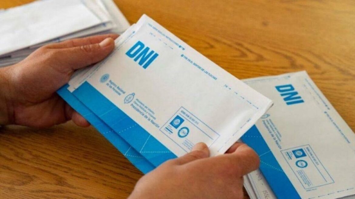 ¿Quiénes deben realizar el DNI nuevo y cuánto cuesta­?